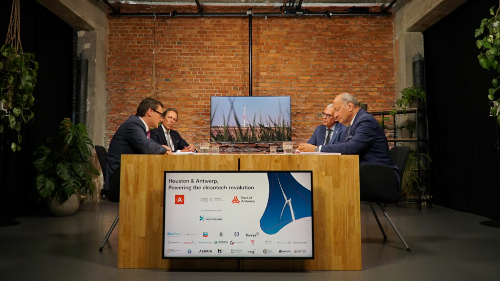WebinarStudio-Studio1-BTS-PortOfAntwerp-Tafel