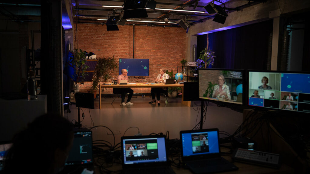 WebinarStudio-Studio1-BTS-Verhaert-Cassini-Desk